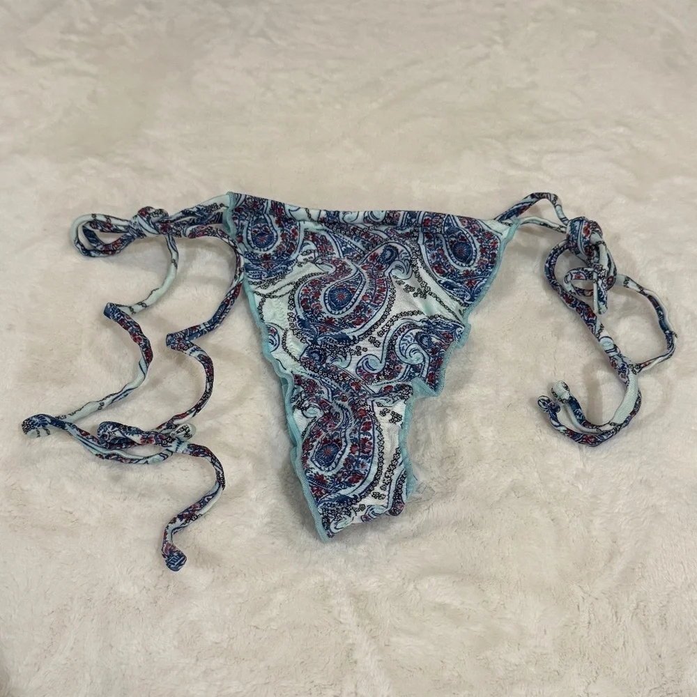 New! Frankie’s Bikinis Tidal Shine Paisley String Bikini Bottom 31537